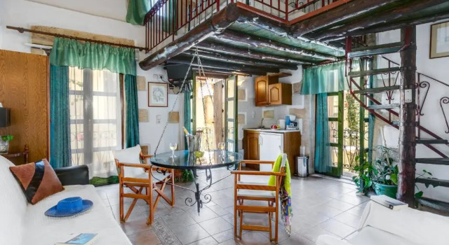 Апартаменты Superior Ifigenia Lux MAISONETTE in oldtown and Villas in theriso vilage 14 km outside of chania