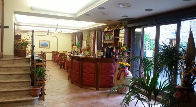 Hotel La Grotta, Book Hotel Filadelfia Calabria