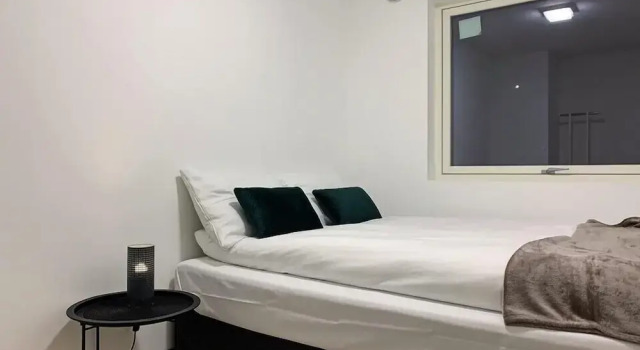 Arctic Homes  Homestay Villa, Забронировать Вилла Отели Тромсё с парковкой, рядом с The Art Museum of Northern Norway, Парковка
