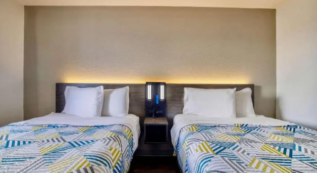 Четырёхместный номер Standard Motel 6 Jackson, MS