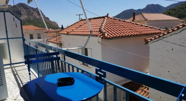 Студия Small House for Holidays