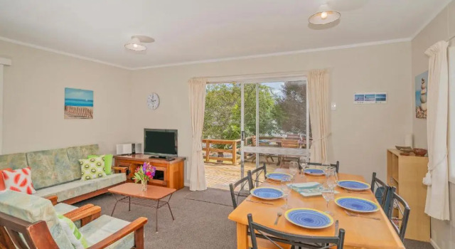 The Windsor Bach - Tairua Holiday Home, Забронировать Отель Тайруа Coromandel Peninsula