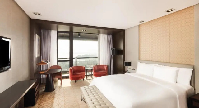 Двухместный номер Deluxe Crowne Plaza Xuzhou Dalong Lake