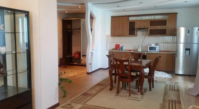 Mega Tower 167, Prenota Hotel Baganashyl Almaty