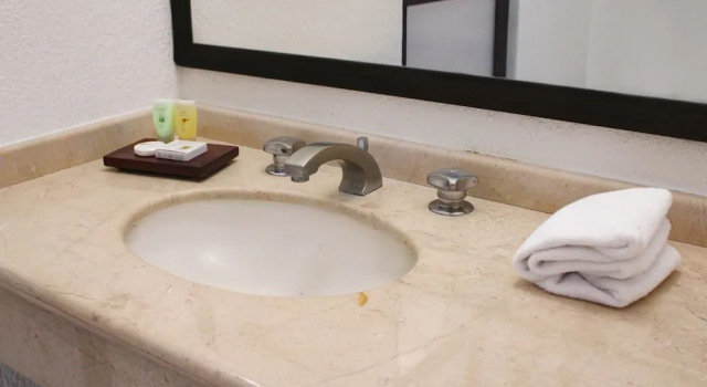Двухместный номер Standard c 1 комнатой с видом на город Hotel & Suites Real del Lago
