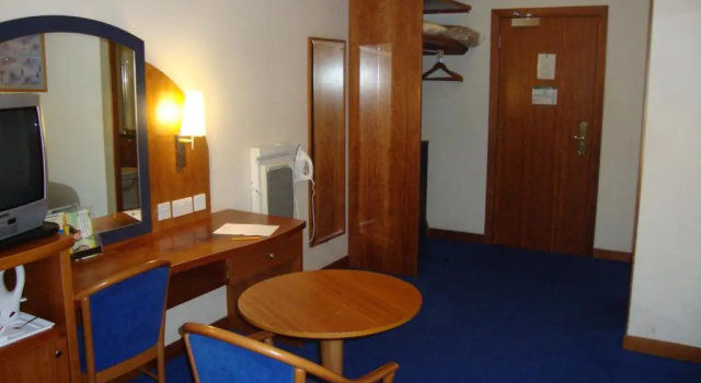 Трёхместный номер Standard London - Wembley International Hotel