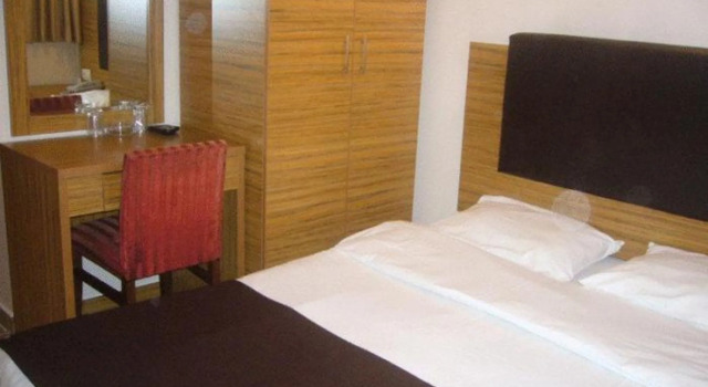 Lyon Hotel İstanbul, Забронировать Отель Фатих Стамбул, рядом с Библиотека Стамбульского университета