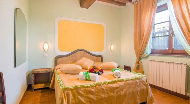 Farmhouse by Lake Trasimeno with Pool, Забронировать Дом для отпуска Отели Озера Тразимено с парковкой, Парковка