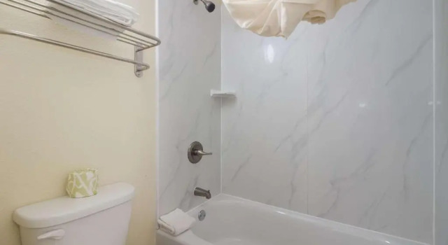Номер Standard Suburban Studios Florence I-95