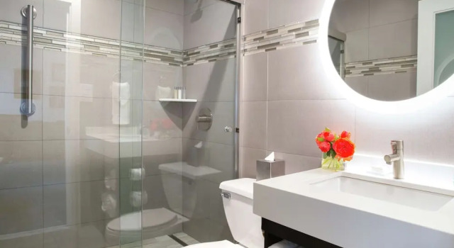 Четырёхместный номер Deluxe Martinique New York on Broadway, Curio Collection by Hilton
