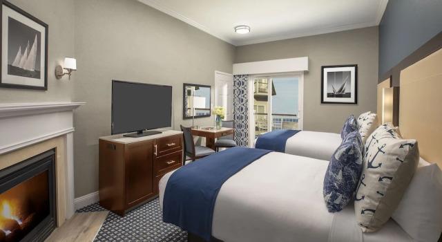 Четырёхместный номер Deluxe с балконом и с видом на океан Nantasket Beach Resort