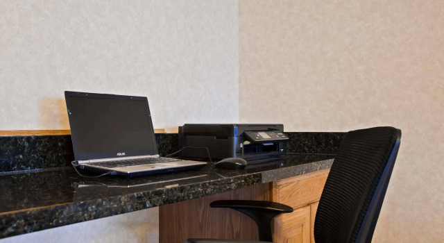 Serena Inn & Suites, Забронировать Отель Отели Сандэнс 3 звезды, 3*