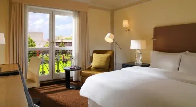 Номер Deluxe The Westin Grand Berlin
