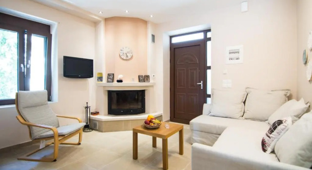Papa-Antonis Stone House