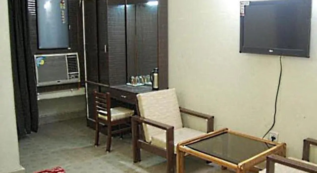Hotel Raj
