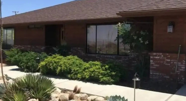 Коттедж Cozy Rustic Home Minutes to Joshua Tree Nat l Park