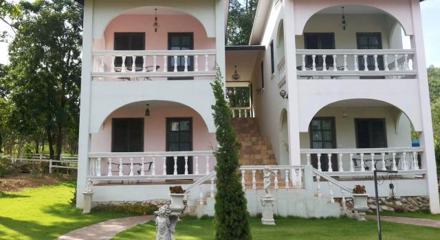 Stamp Hills Resort & Restaurant, Varaa Lomakeskus Hotellit Ratchaburi aamiaisella, Aamiainen