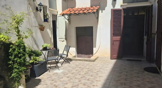 Апартаменты Standard Jazzy House In Historic Centre