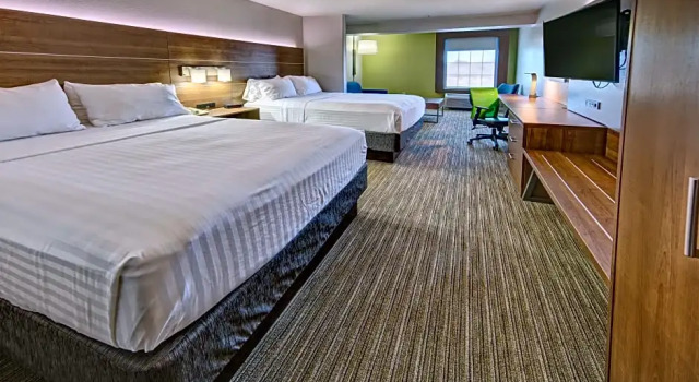 Двухместный люкс Deluxe Holiday Inn Express & Suites Crossville by IHG