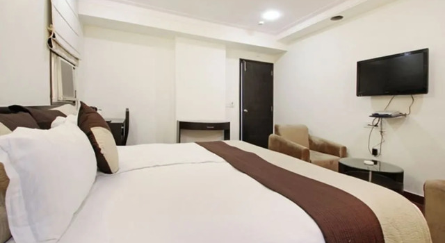 Hotel Blue Sapphire, Забронировать Отель Агра штат Уттар-Прадеш, рядом с Железнодорожная станция Раджа-Ки-Манди
