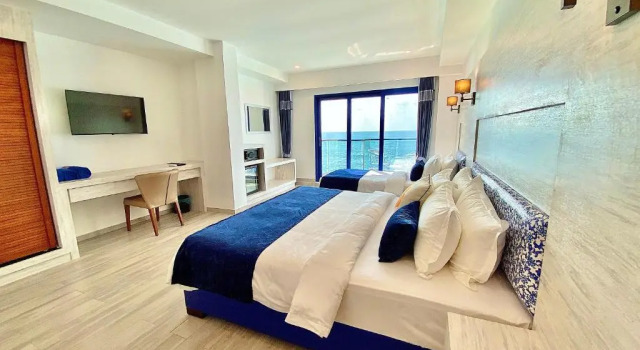 Семейный номер Deluxe с балконом и с видом на море Kaani Palm Beach
