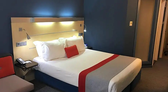 Трёхместный номер Standard Holiday Inn Express Porto Exponor by IHG