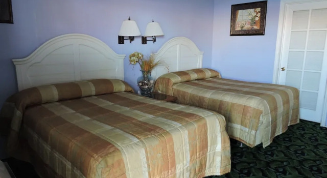 Четырёхместный номер Standard Walden Motel