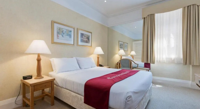 Двухместный номер Standard с балконом European Hotel