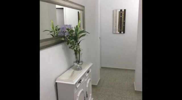 Апартаменты 15 Minutes Walk to the City Centre and Beach 3 Bedroom Apartment Deluxe -esp1yr
