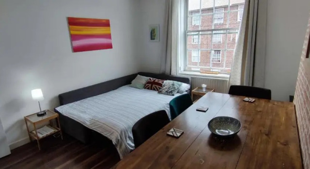 Excellent location, Whole apartment for up to 6 people, Varaa Huoneisto Asunnot kohteessa Merseyside, Huoneisto