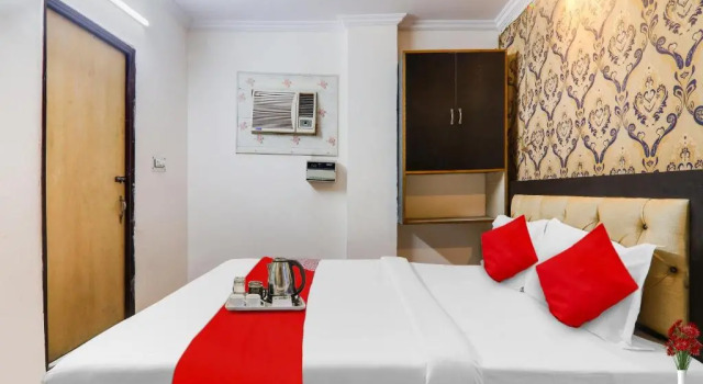 Flagship Radhey Shyam Inn Near Sahara Ganj Mall