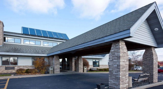 Двухместный номер Standard AmericInn by Wyndham Monroe