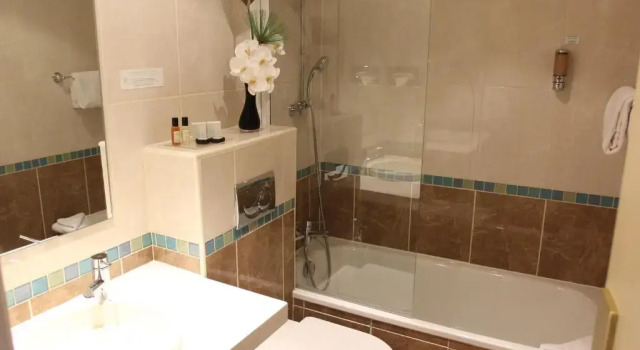 Двухместный номер Classic Hotel Etoile Saint Ferdinand by Happyculture