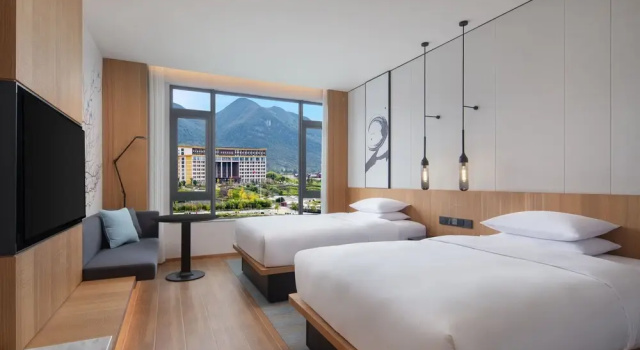 Двухместный номер Standard с видом на горы Fairfield By Marriott Bijie