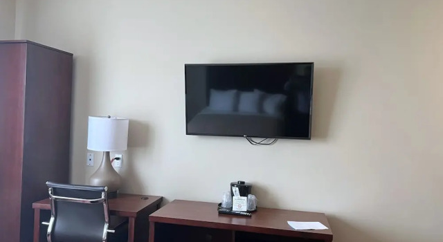 Двухместный номер Standard Lotus BLU Inn & Suites