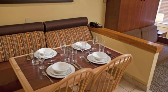Люкс Mountain Side Hotel Whistler by Executive