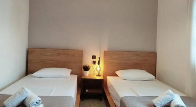 Olivia's Guest House, Book Guesthouse Chorefto 