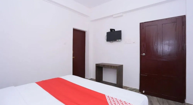 OYO 24917 Olaya