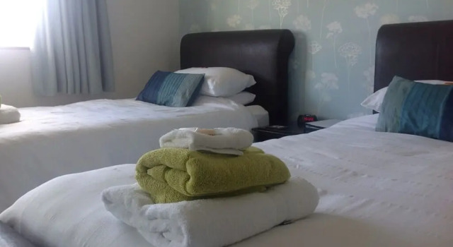 Silverstone Guest House, Rezervați Pensiune Silverstone 