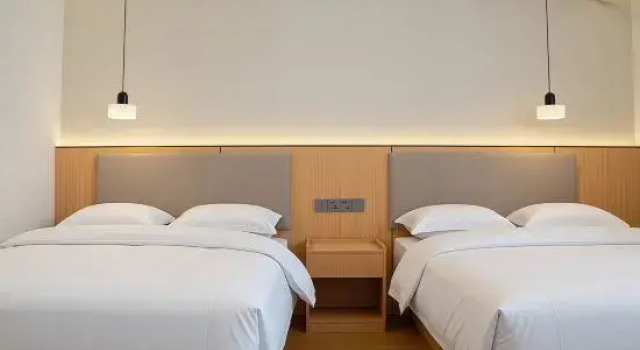 Люкс Meet You at Light Luxury Homestay (Longquan Road University of Finance and Economics Branch)