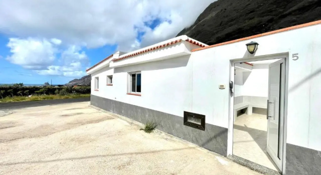 Two-Bedroom House 5, FreeWifi, AC, BBQ, Mountain View