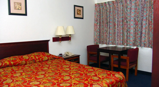 Quad City Inn