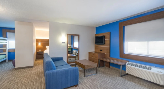 Двухместный люкс Holiday Inn Express Hotel Howe / Sturgis by IHG