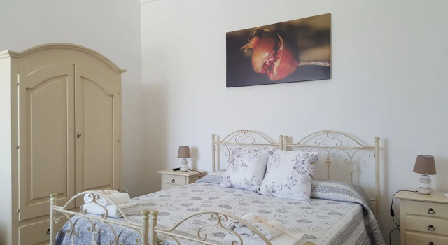 Masseria Peppeturro, Book Bed and Breakfast Hoteller i Cisternino med parkering, Parkering
