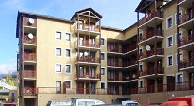 Cozy, 1-bedroom Apartment in Briançon With a Balcony and Mountain View
