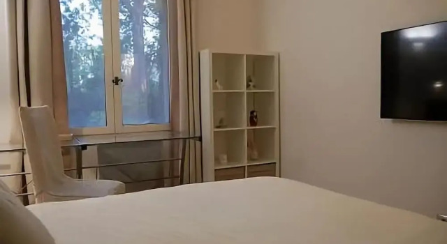 Family House in Provence With Pool and Garden, Забронировать Дом для отпуска Отели Драгиньян с парковкой, рядом с Церковь Св. Михаила, Парковка