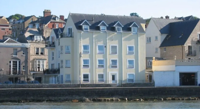 1 Quayside Court - 3 bedroomed ground floor apartment with sea views, Varaa Huoneisto Asunnot kohteessa Merseyside, Huoneisto