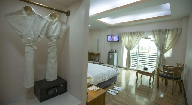 Двухместный номер Deluxe с красивым видом из окна Hotel Sincere Smile Yangon