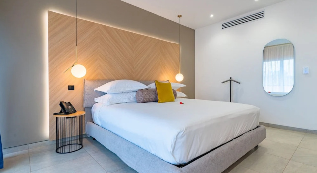 Двухместный номер Deluxe Le Petit Village Boutique Hotel & Spa