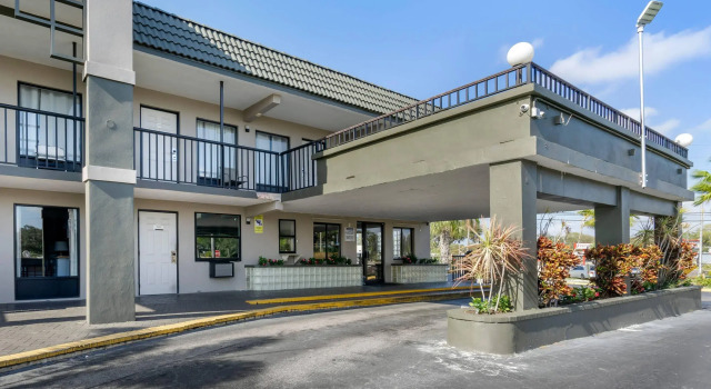 Rodeway Inn Clearwater-Dunedin, 预订 酒店 达尼丁 Pinellas County